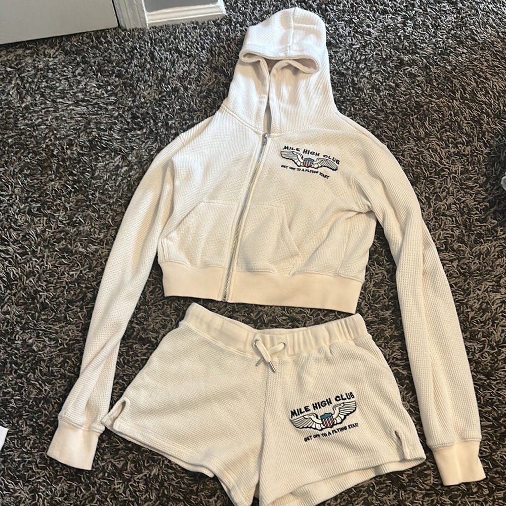 Boys Lie “mile high club” set